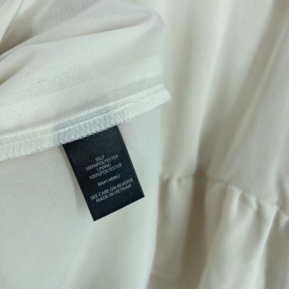 Torrid Blouse Size 4 Womens Ivory Chiffon Ruffled Surplice Crop Top Romantic - Picture 6 of 7